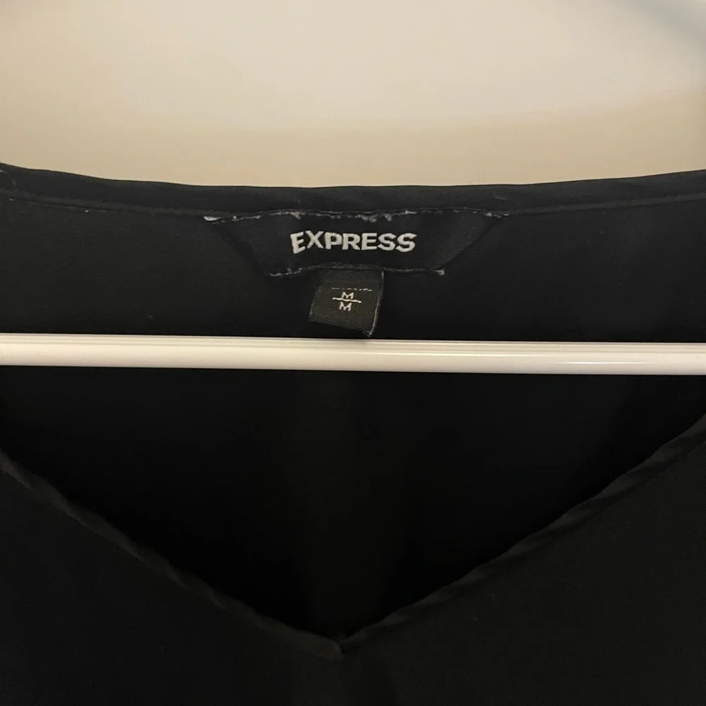 Express Blouse - Picture 2 of 3